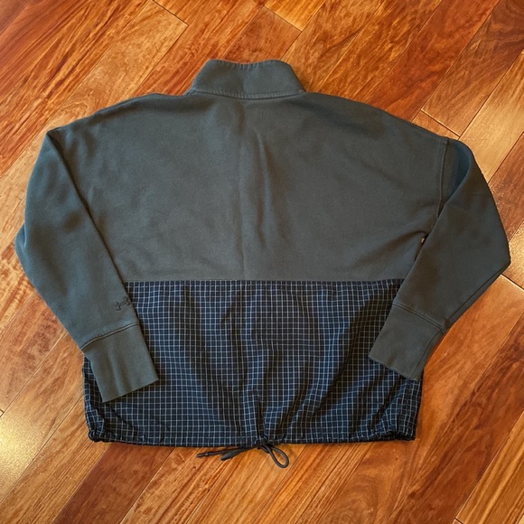 Under Armour Sweatshirt - Picture 9 of 9